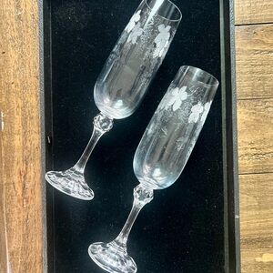 (2) Vintage Floral Etched CHAMPAGNE FLUTES, Elegant Glasses, Pre-Owned